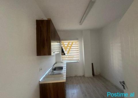 JEPET ZYRE 180 M2 ME QERA TE SHESHI WILLSON 2.000 EURO - 3/5
