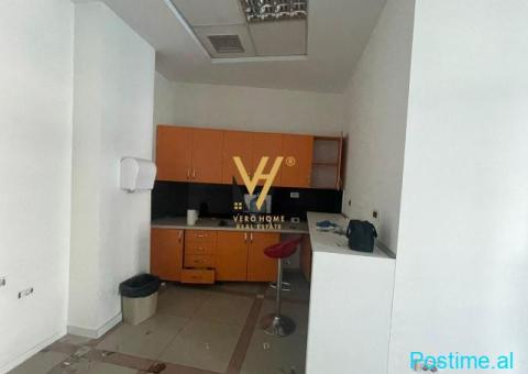 JEPET AMBIENT BIZNESI 400 M2 ME QIRA NE SELITE 300.000 LEKE - 2/8