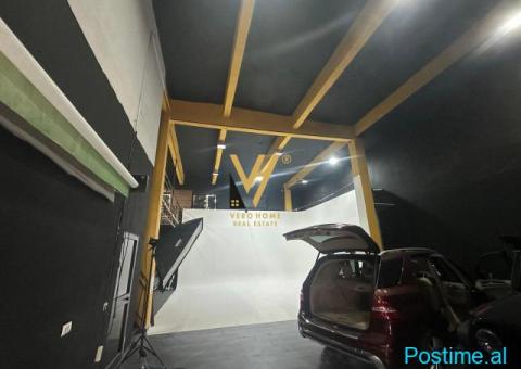 JEPET GODINE KOMERCIALE 300 M2 ME QERA TE 5 MAJI 2.000 EURO