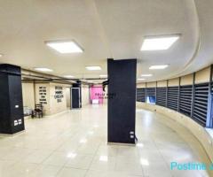 ZYRE ME QERA 300 M2 RRUGA E DIBRES 260.000 LEKE FH-69505