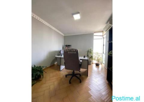 Jepet me Qera Apartament per Zyra 2+1+2 tek IshEkspozita - 4/5