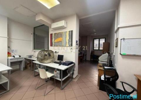 Jepet me qira klinikë mjekësore e kompletuar, Pazari i Ri - 2/10