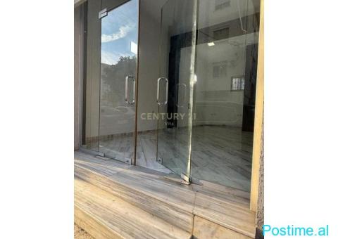 0683969767Jepet me qira dyqan buzë rrugës kryesore në Durrës - 2/4