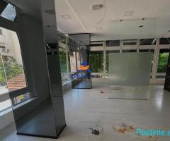 JEPET AMBIENT BIZNESI ME QERA 200 M2 'SHESHI WILLSON' 3200 E