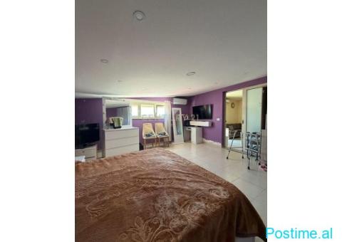 +355684394200 Shitet Apartament 3+1 me Verandë në Plazh!!! - 8/10
