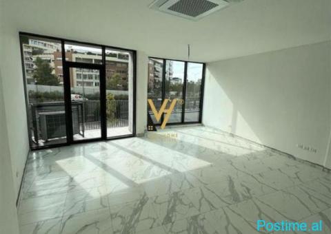 JEPET ZYRE 55 M2 ME QERA TE LAKE VIEW 1.000 EURO - 3/4