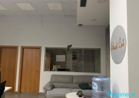 SHITET AMBIENT BIZNESI 140 M2 KOMUNA E PARISIT 300.000 EURO - 2/4