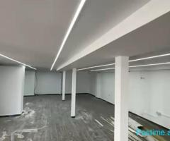 DYQAN ME QERA 220 M2 FUSHA E AVIACIONIT 2.000 EURO