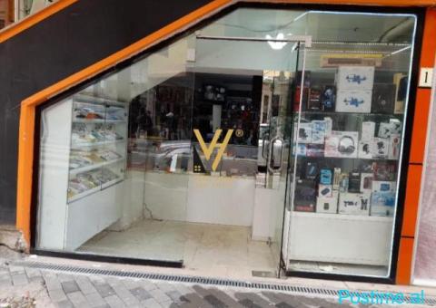 JEPET DYQAN 25 M2 ME QIRA TE RRUGA E ELBASANIT 50.000 LEKE