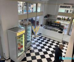 JEPET AMBIENT BIZNESI 330 M2 ME QIRA TE DELIJORGJI 200.000 L