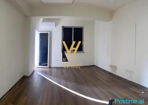 JEPET ZYRE 96 M2 ME QIRA TE RRUGA E KAVAJES 65.000 LEKE - 1/6