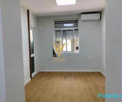 JEPET ZYRE 36 M2 ME QERA TE BLLOKU 450 EURO