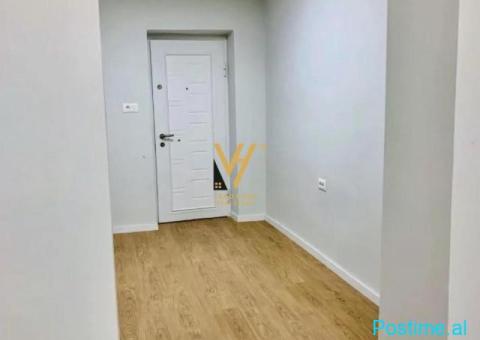 JEPET ZYRE 36 M2 ME QERA TE BLLOKU 450 EURO - 3/4