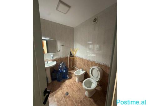 JEPET ZYRE 120 M2 ME QERA NE ISH BLLOK 1.000 EURO - 2/7