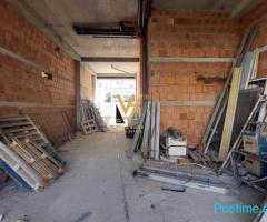 JEPET DYQAN 100 M2 ME QERA TE KOMUNA PARISIT 2.300 EURO