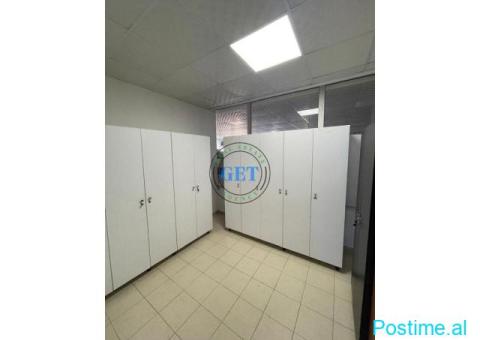 Jepet me qira ambient Biznesi 1300 m² me Qira| Ish Kënet, D - 5/5