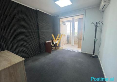 JEPET ZYRE 218 M2 ME QERA TE KOPSHTI BOTANIK 1.500 EURO - 2/5