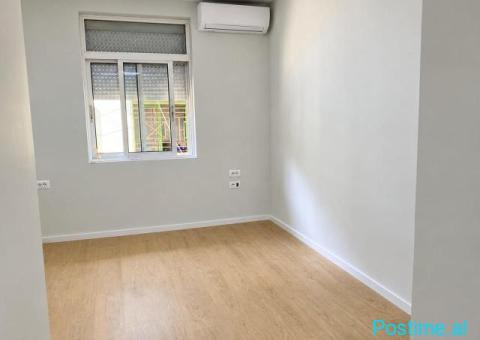 ZYRE ME QERA: 1 Amb. Pune 📍Bllok | 450€/Muaj - 2/4