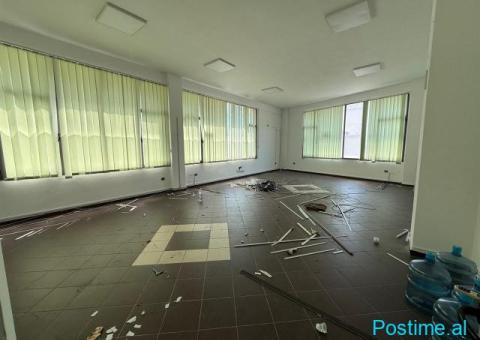 ZYRE ME QERA 320 M2 KOMUNA E PARISIT 2.400 EURO - 2/5