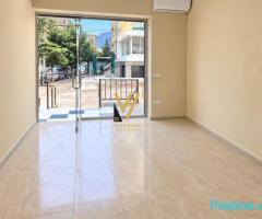 JEPET AMBIENT BIZNESI 42 M2 ME QIRA NE PORCELAN 50.000 LEKE