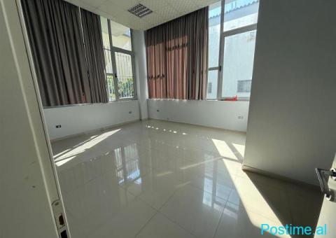 DYQAN DHE MAGAZINE ME QERA 400 M2 CASA ITALIA 1.400 EURO - 2/3