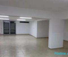 MAGAZINE ME QERA 300M2 YZBERISHT 1.300 EURO