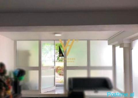 JEPET AMBIENT BIZNESI 80M2 ME QERA TE KODRA E DIELLIT 500 EU - 1/3