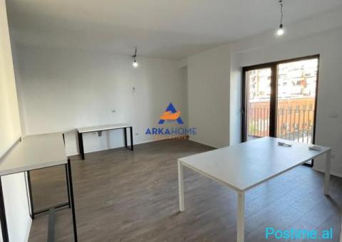 JEPET ZYRE ME QERA 105M2 'RRUGA E KAVAJES' 120.000 LEKE