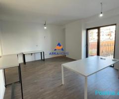 JEPET ZYRE ME QERA 105M2 'RRUGA E KAVAJES' 120.000 LEKE