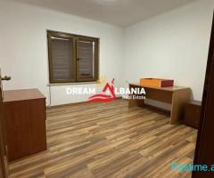 Zyre me qera prane Sheshit Wilson ne Tirane (ID 4261676 )