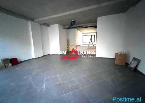 Dyqan ne shitje tek Bulevardi Zogu 1 (ID 4171582)