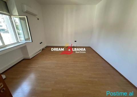 Jepen me qera 2 Ambiente zyrash ne BLV Deshmoret e Kombit - 1/7
