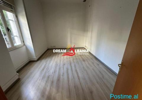 Jepen me qera 2 Ambiente zyrash ne BLV Deshmoret e Kombit - 7/7