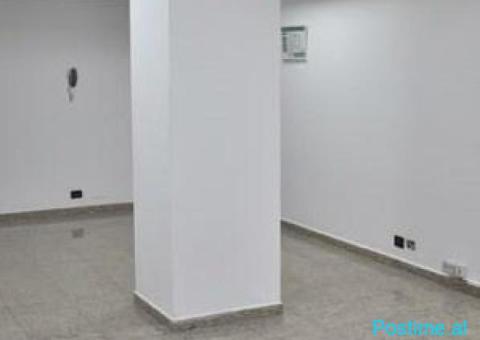 🏢 JEPET ZYRË ME QIRA | QENDËR, TIRANË 📍 Qendër, Tiranë 🏢 - 2/3