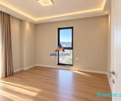 JEPET ZYRË ME QERA 160M2 BRUTO 'KOMPLEKSI GARDEN BUILDING,RR