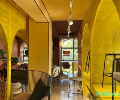 Jepet me Qira Ambient Komercial / Showroom  Vendndodhja: Perbealle Delijorgjit