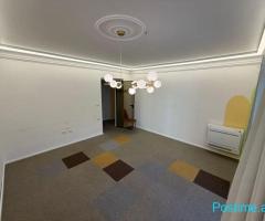 Zyrë me Qira te Zogu i Zi  Qira Neto: 1500€ / muaj