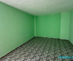 Shitet Apartament 3+1+2 – Komuna e Parisit, Tiranë