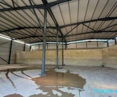 Kapanon me qira pranë Autostradës Tiranë–Durrës