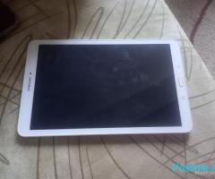 Tablete samsung ne gjendje te mire