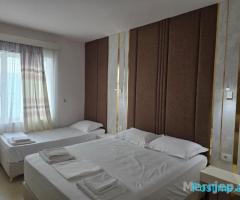 Ofrohet hyrje me qera ne Pogradec. (Tushemisht)