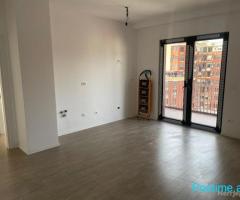 AMBIENT PER ZYRE ME QIRA TE GARDEN BUILDING