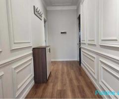 Shitet Apartament 2+1 pranë Stadiumit Dinamo