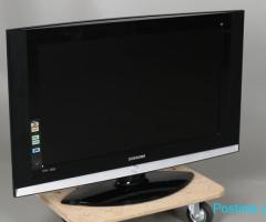 TV Samsung LCD 32" HD + DVBT2 RTSH