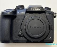 LUMIX GH5