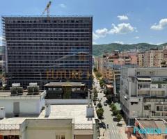 Shitet, Apartament 2+1+2, White Tower Komuna e Parisit