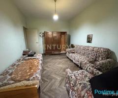 Apartament 2+1 per shitje tek Rruga e Barrikadave