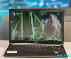 FUJITSU LIFEBOOK E SERIES E556