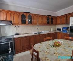 Shtepi private + truall