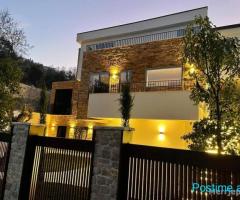 Shitet Rezidence me dy Vila, Vend parkimi per 10 makina TEG